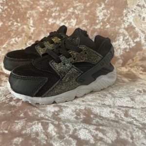Toddler size 8 Nike Hurraches